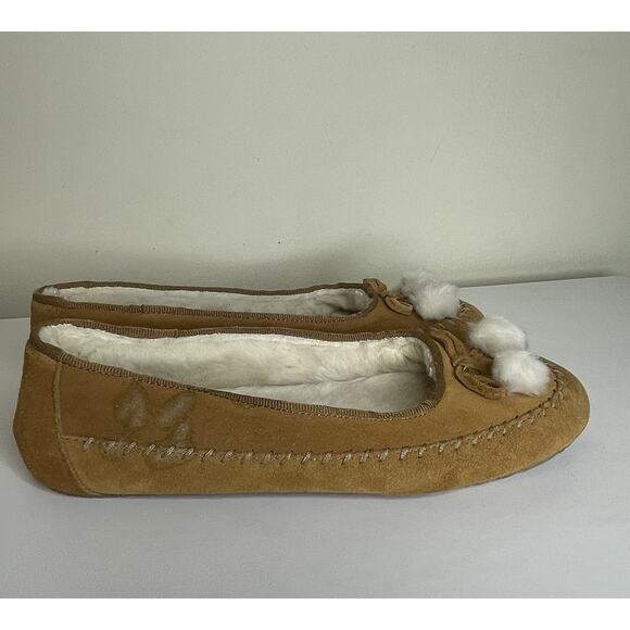LANDS END Tan Suede Shearling Lined Ballet Flat Moccasin Slippers Pom Poms Sz 9 - Picture 2 of 6
